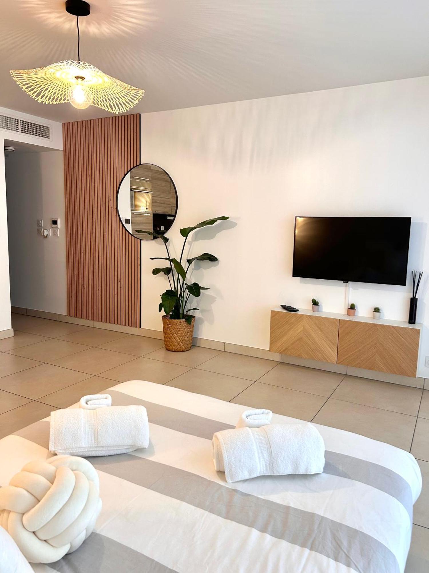 Studio Neuf - Portes De Monaco - Confort - Wifi - Clim المظهر الخارجي الصورة
